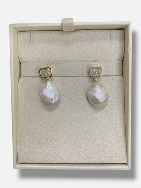 Shashi Women's White Cleo Emerald Baguette Pearl Drop Earrings
